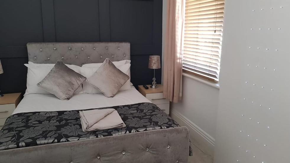 Henderson House Holiday home *