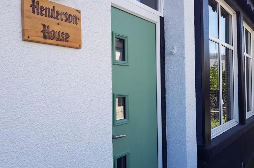 Henderson House Holiday home *